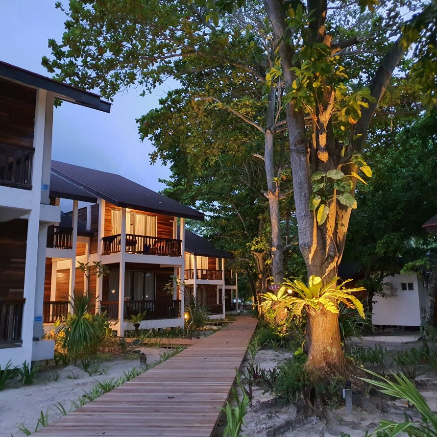 Borneo Divers Mabul Resort - Luxury Villa